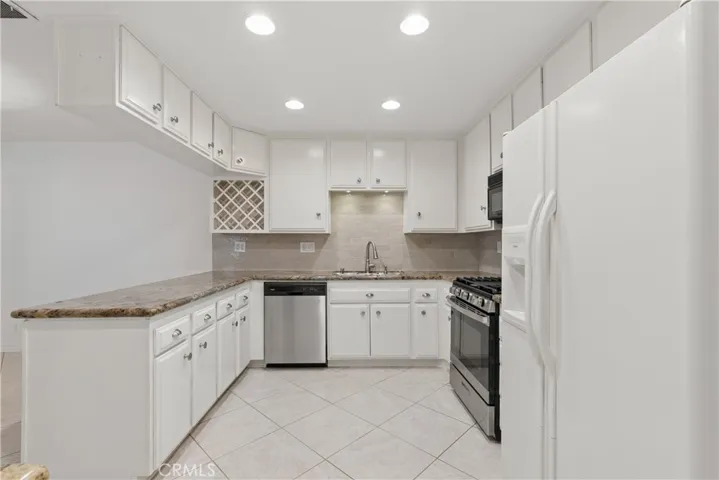 16939 Highfalls, Canyon Country, California 91387 — photo 4