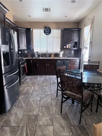 7194 Almeria, Fontana, California 92336 — photo 5