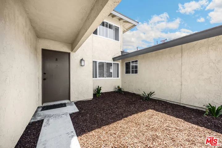 17082 Evergreen Circle, Huntington Beach, California 92647 — photo 5