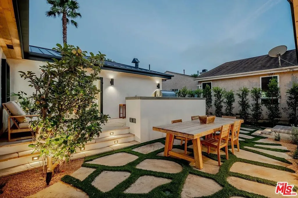 8417 Holy Cross Place 1&2, Los Angeles, California 90045 — photo 5