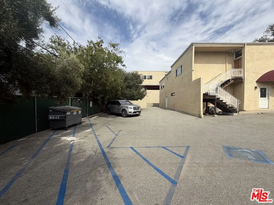2620 Foothill Boulevard, La Crescenta, California 91214 — photo 4