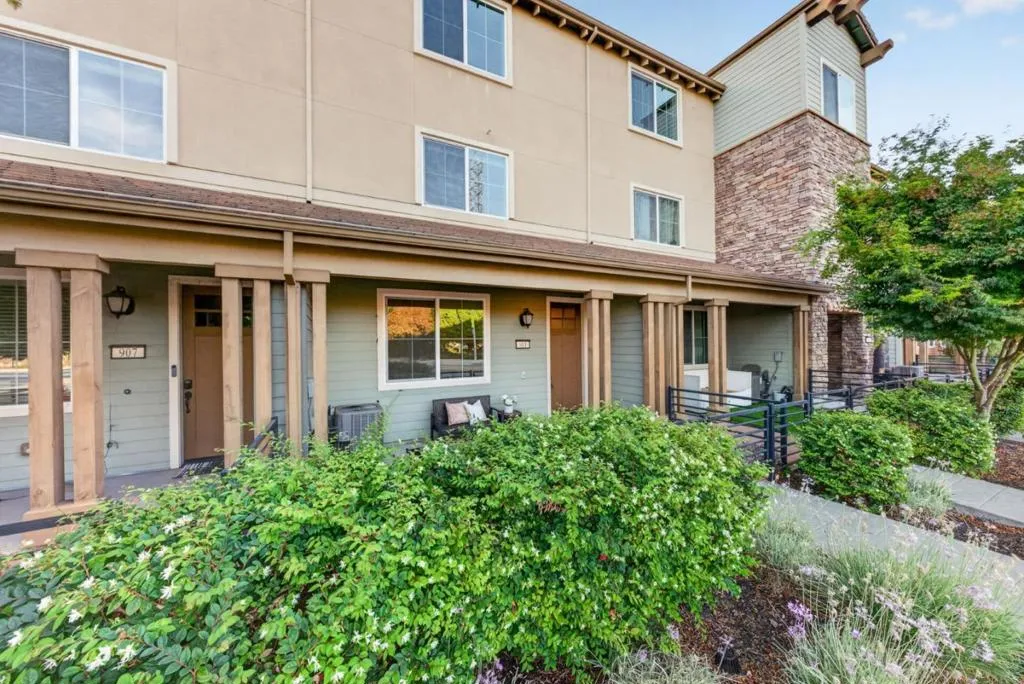 911 White Moonstone Loop, San Jose, California 95123 — photo 5