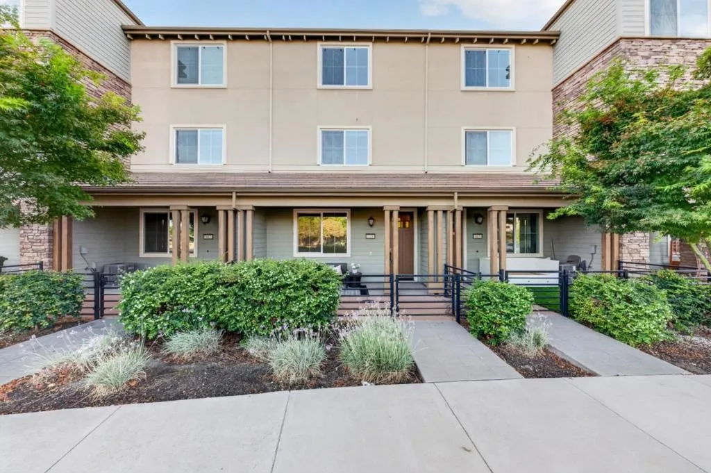 911 White Moonstone Loop, San Jose, California 95123 — photo 4