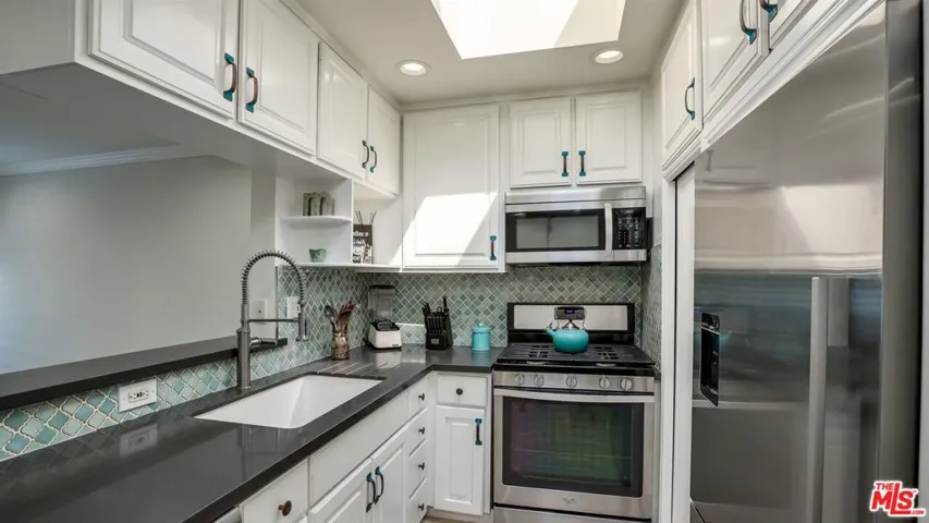 1144 17th Street 11, Santa Monica, California 90403 — photo 4