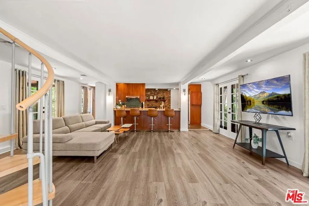 23057 Sylvan Street, Los Angeles, California 91367 — photo 4