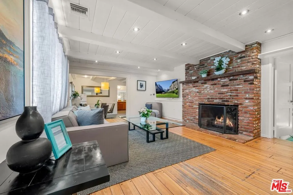 23057 Sylvan Street, Los Angeles, California 91367 — photo 5