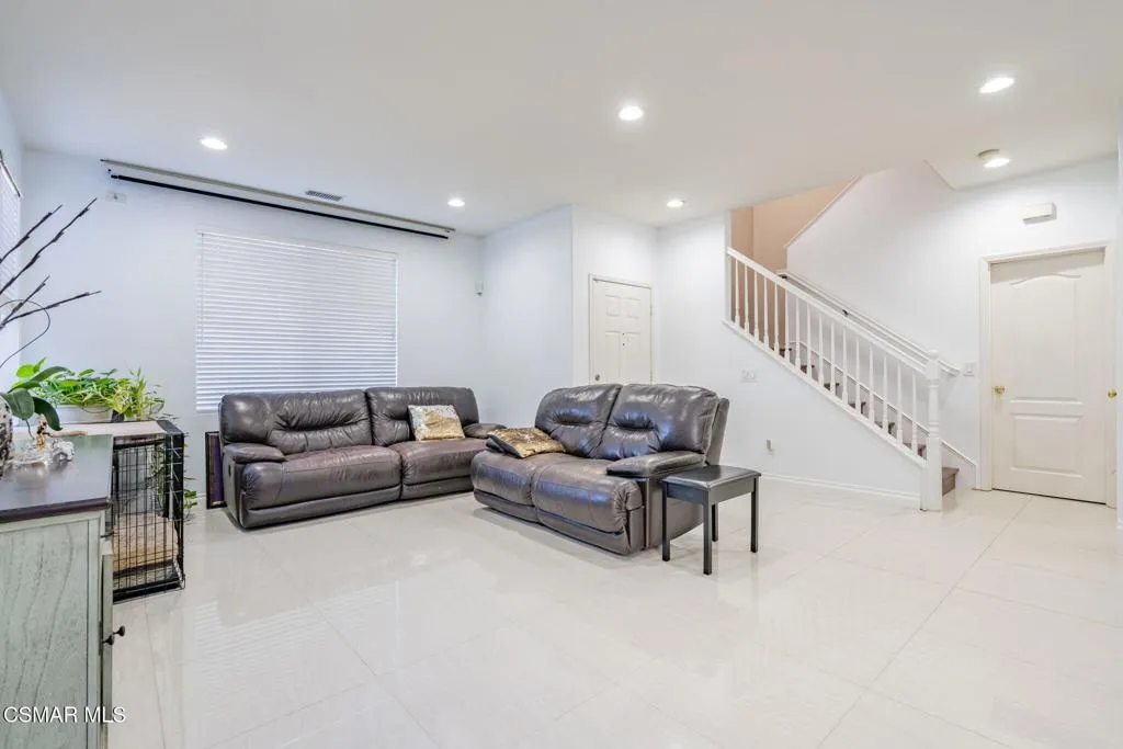 8-web-or-mls-_CK10598 8-web-or-mls-_CK10598