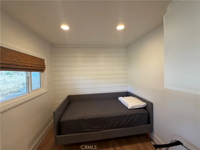 bed 4 extra room