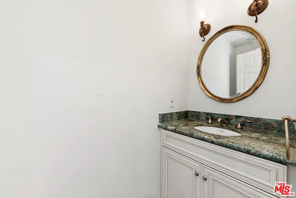 860 Bronze Lane, Los Angeles, California 90049 — photo 5
