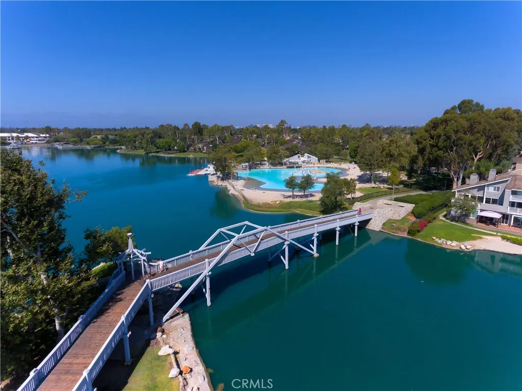 An amazing neighborhood with 2 lakes and 2 bridges An amazing neighborhood with 2 lakes and 2 bridges