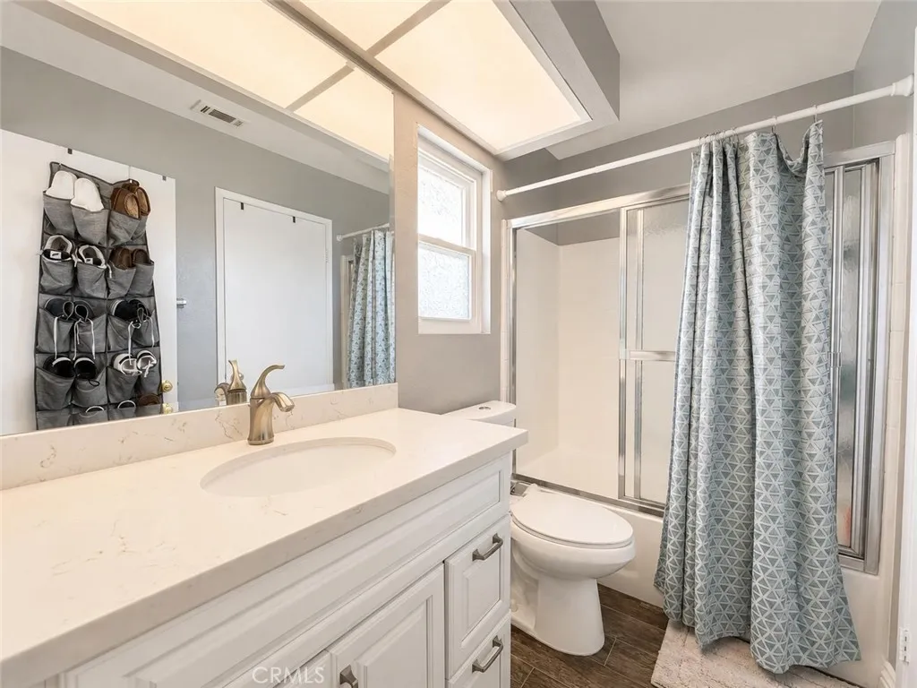 BATHROOM #2 BATHROOM #2