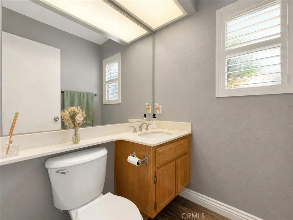1/2 BATHROOM DOWNSTAIRS 1/2 BATHROOM DOWNSTAIRS