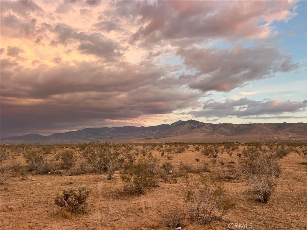 3 Del Oro Road, Apple Valley, California 92308 — photo 5