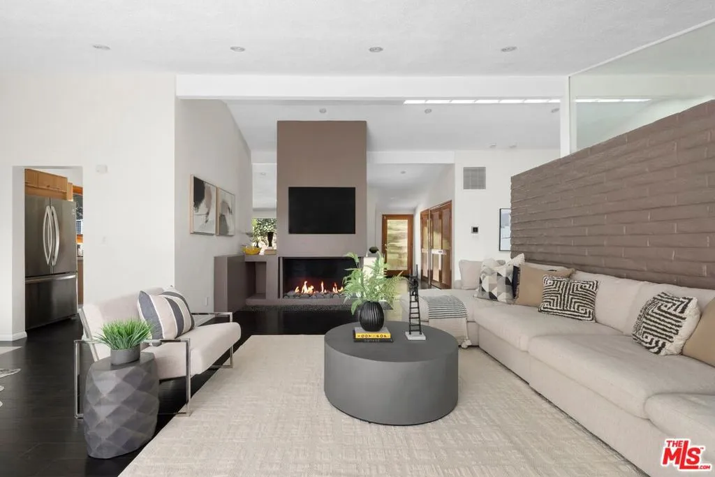 2100 Roscomare Road, Los Angeles, California 90077 — photo 4