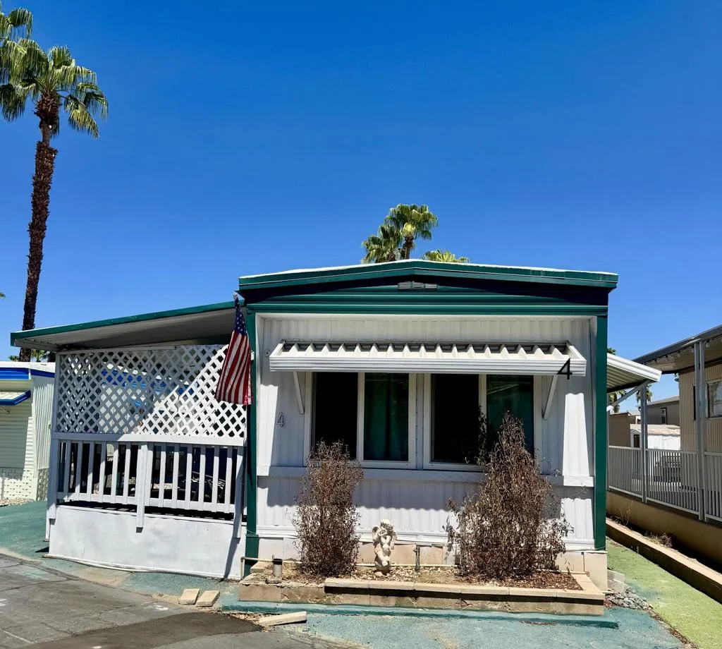 4 Arthur Dr
