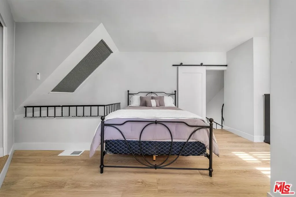 Upstairs Bedroom/Office