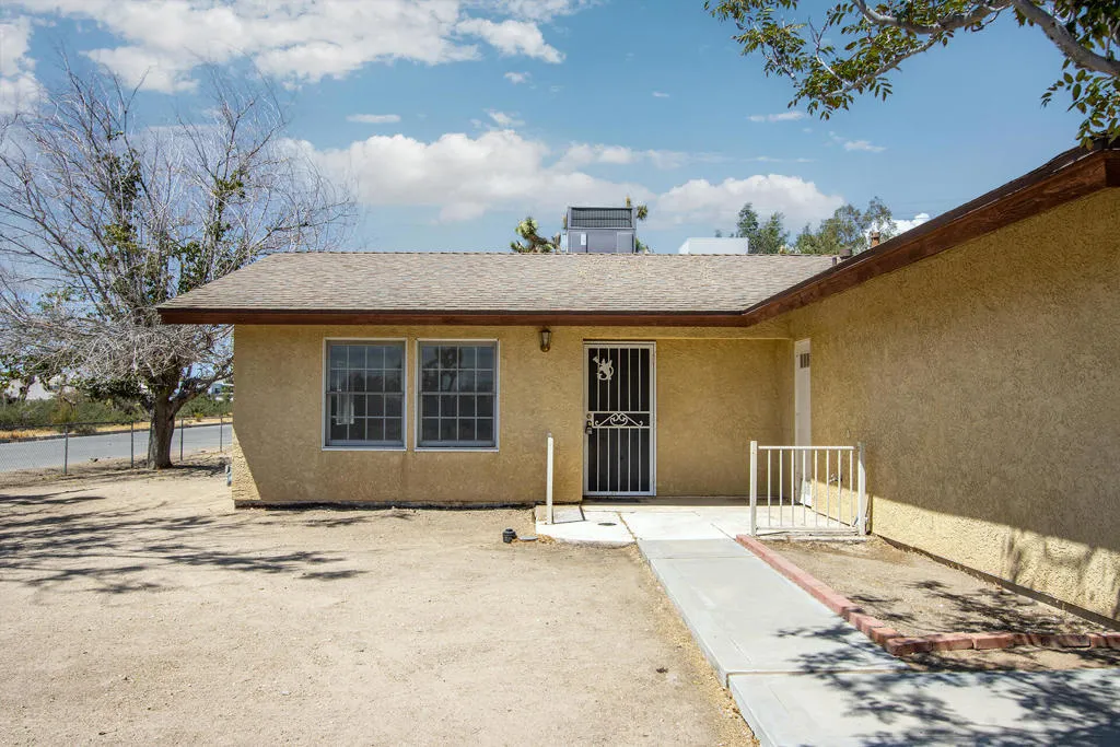 7028 Tamarisk Avenue, Yucca Valley, California 92284 — photo 4