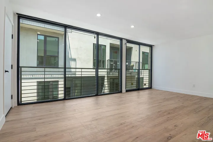 1236 N Fairfax Avenue 8, West Hollywood, California 90046 — photo 4