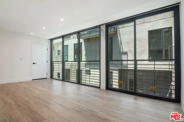 1236 N Fairfax Avenue 8, West Hollywood, California 90046 — photo 5