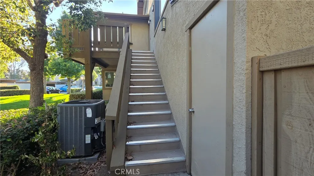 136 Clearbrook 16, Irvine, California 92614 — photo 4