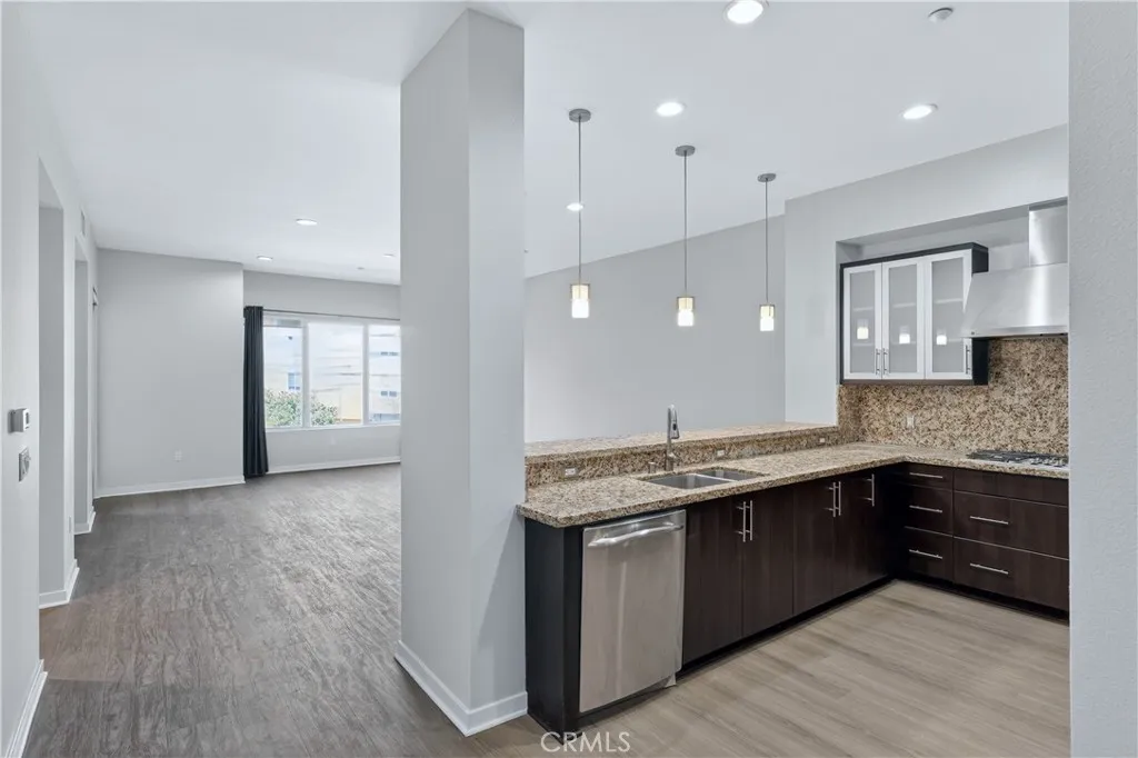 21 Gramercy 219, Irvine, California 92612 — photo 5