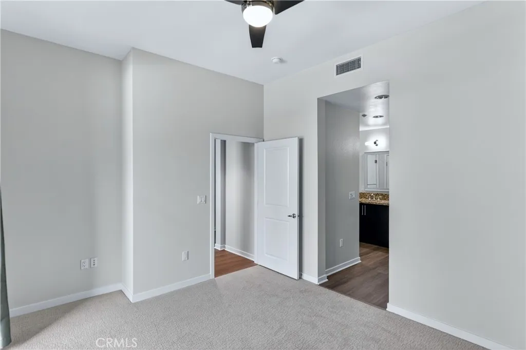 21 Gramercy 219, Irvine, California 92612 — photo 4