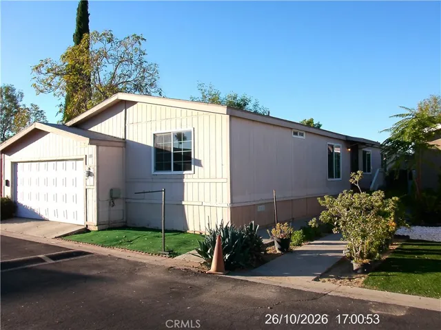 Front w Attached garage
