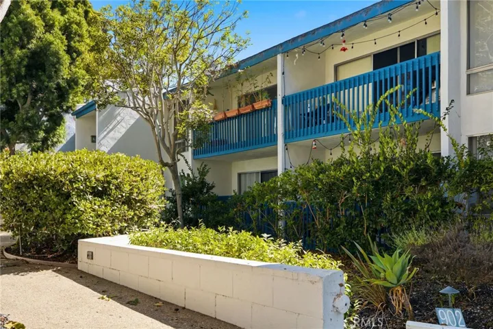 902 Camino Real 204, Redondo Beach, California 90277 — photo 4