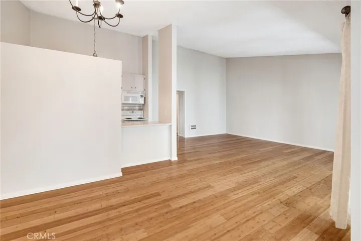 902 Camino Real 204, Redondo Beach, California 90277 — photo 5
