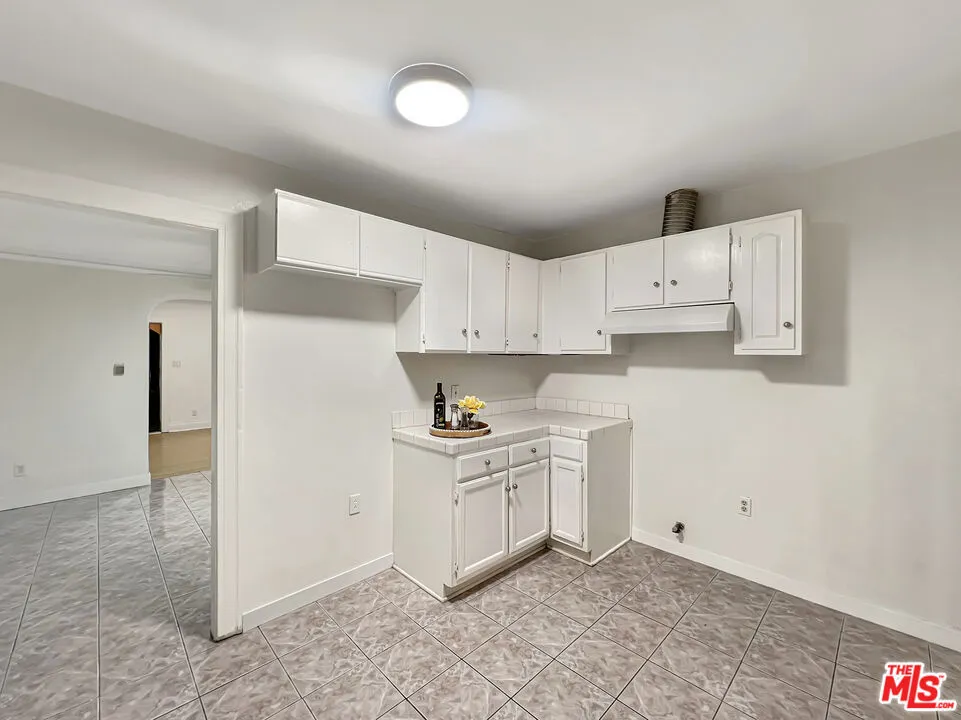 2166 W 29th Place, Los Angeles, California 90018 — photo 5