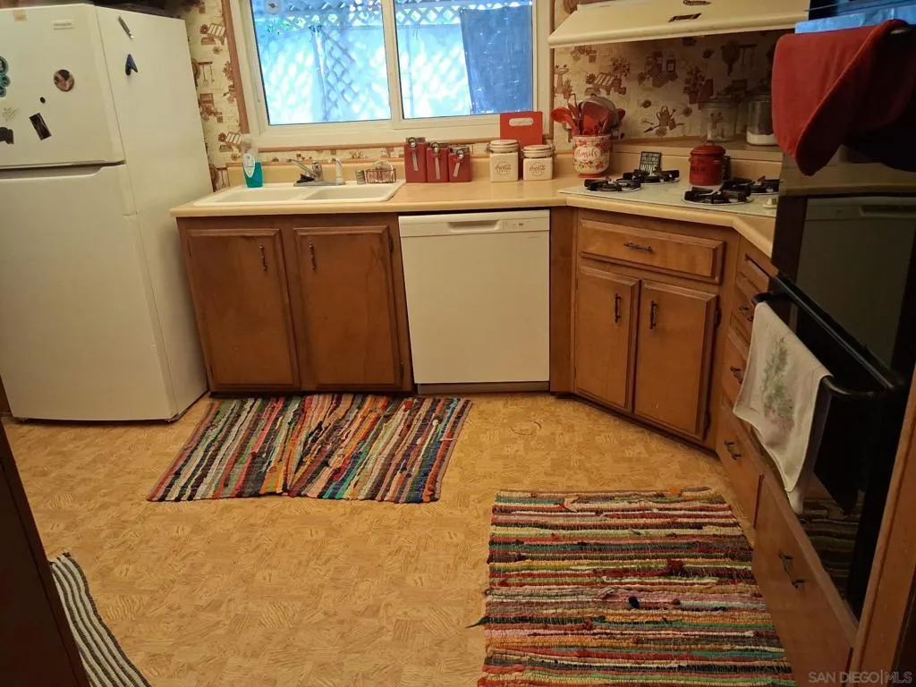 1470 Cabrillo, Hemet, California 92543 — photo 4