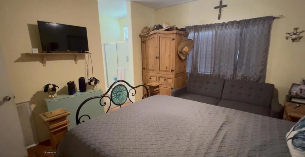 MAINbedroom4