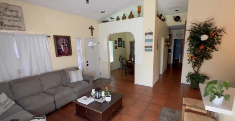 LIVINGROOM1