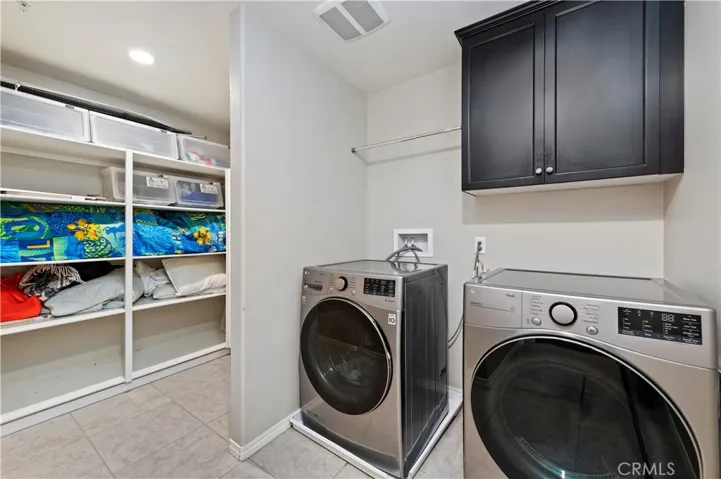 Oversized Laundry Room