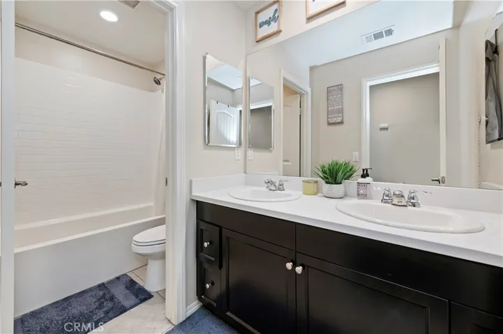 Secondary Bathroom (2)