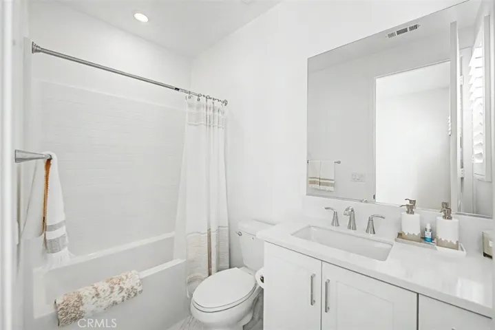 2nd Full Bathroom