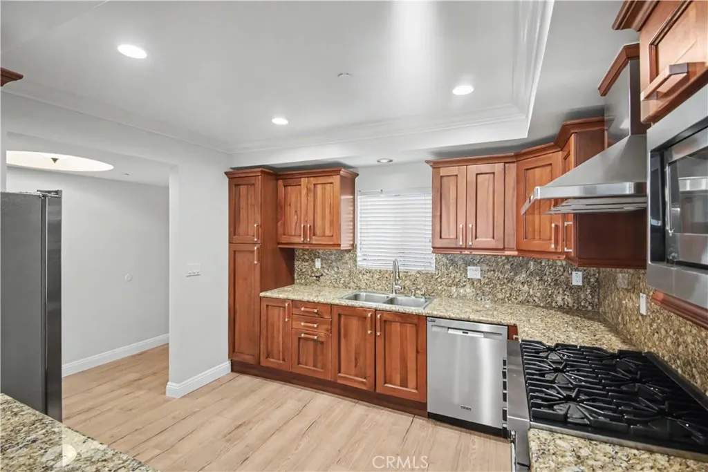 1878 Greenfield Avenue 204, Los Angeles, California 90025 — photo 5