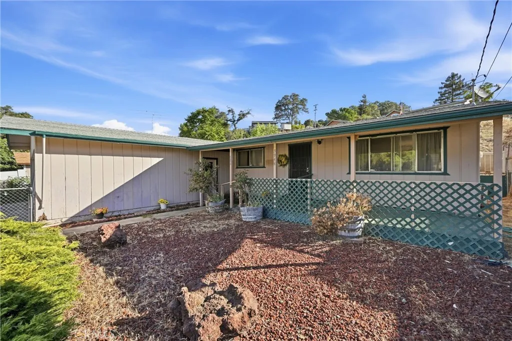3944 Country Club