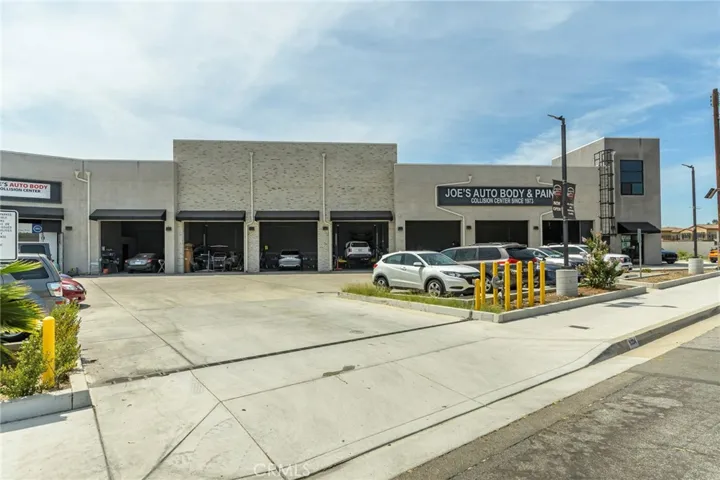 9334 Lower Azusa - Body Shop Portion