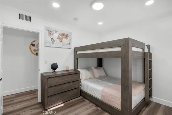 Kids bedroom (2) - full bunkbed