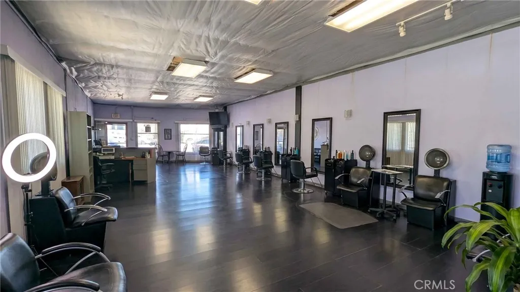 2164 Hair salon