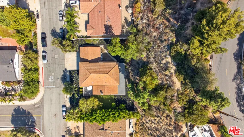3243 Kirkham Drive, Glendale, California 91206 — photo 4
