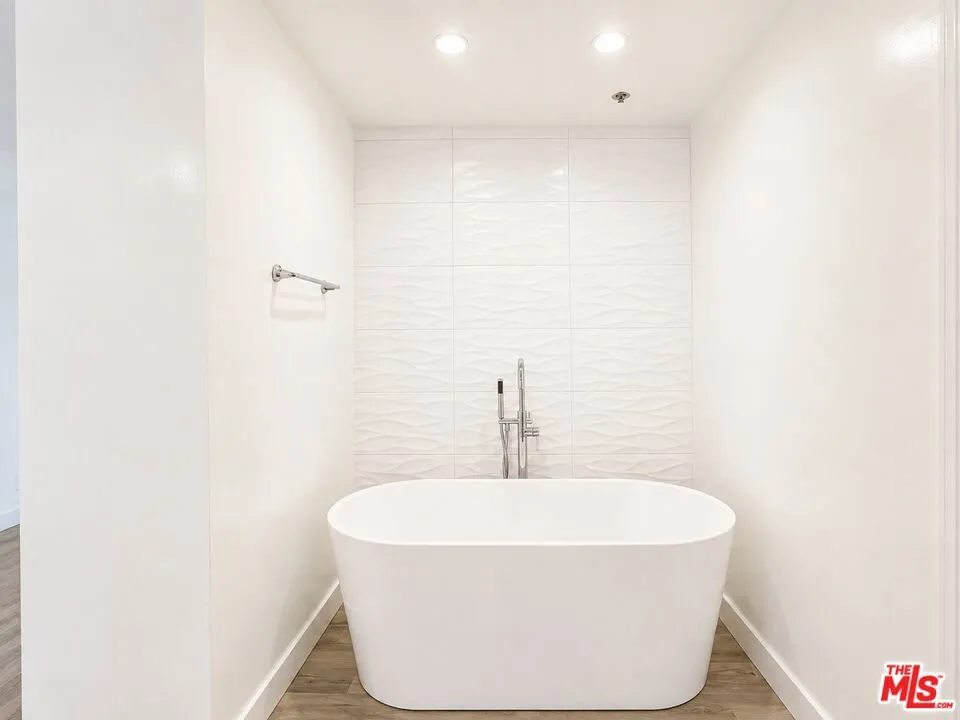 Primary tub Primary tub