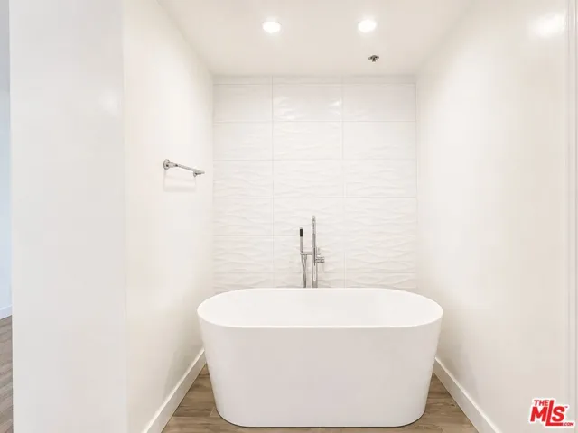Primary tub
