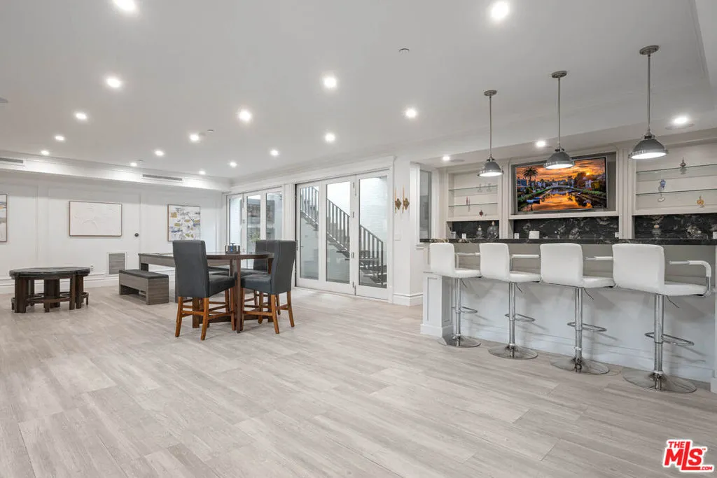 126 N Canyon View Drive, Los Angeles, California 90049 — photo 5