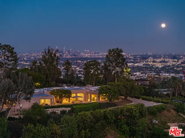 1016 N Hillcrest Road, Beverly Hills, California 90210 — photo 4