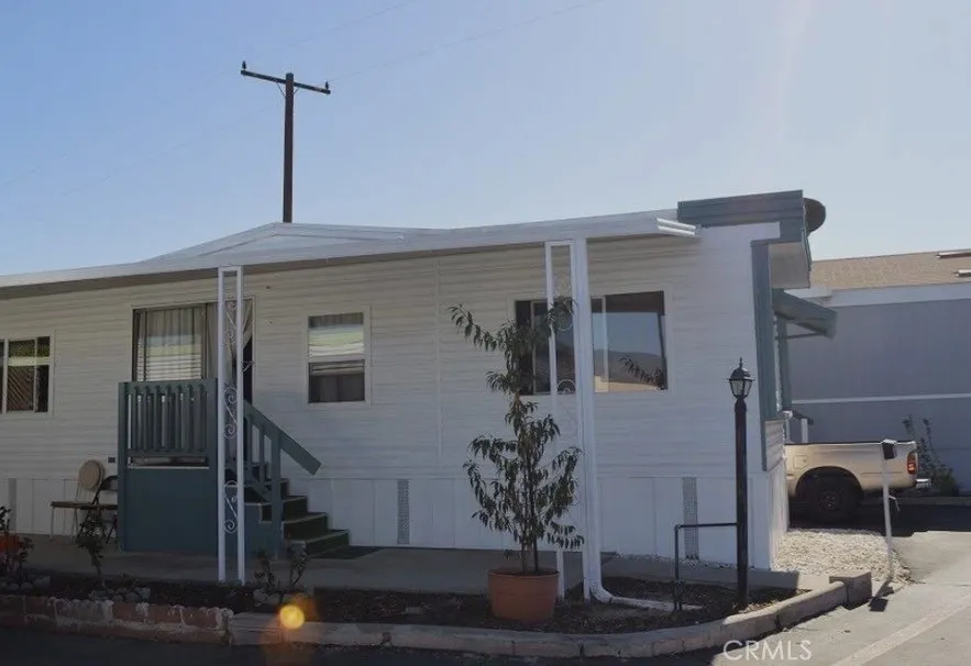 1045 Azusa #98