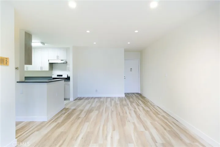 17900 Sherman Way 118, Reseda, California 91335 — photo 4