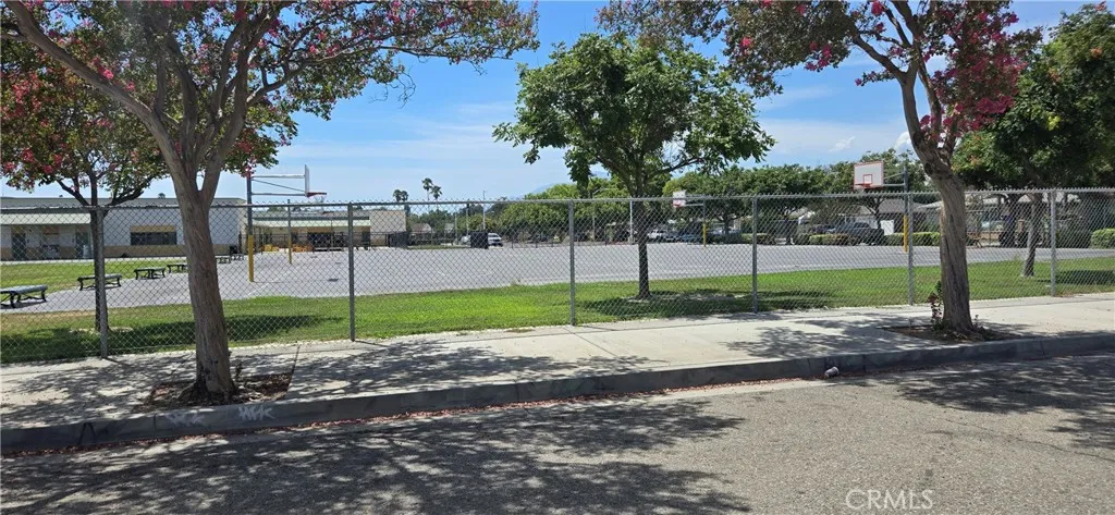 559 W 25th, San Bernardino, California 92405 — photo 5