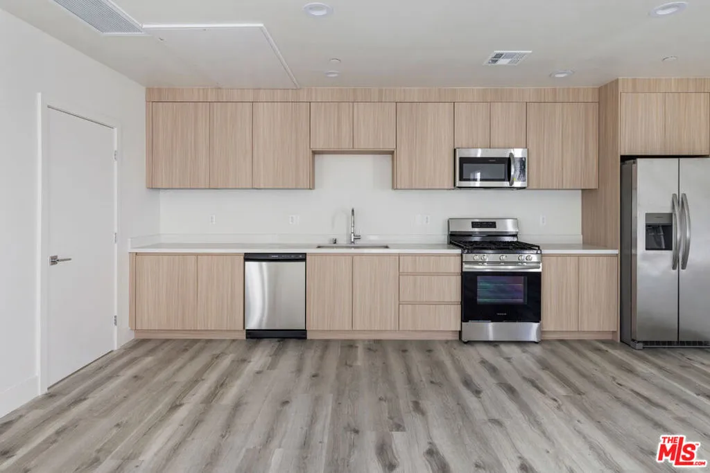 2494 W Shenyad Court, Los Angeles, California 90065 — photo 5